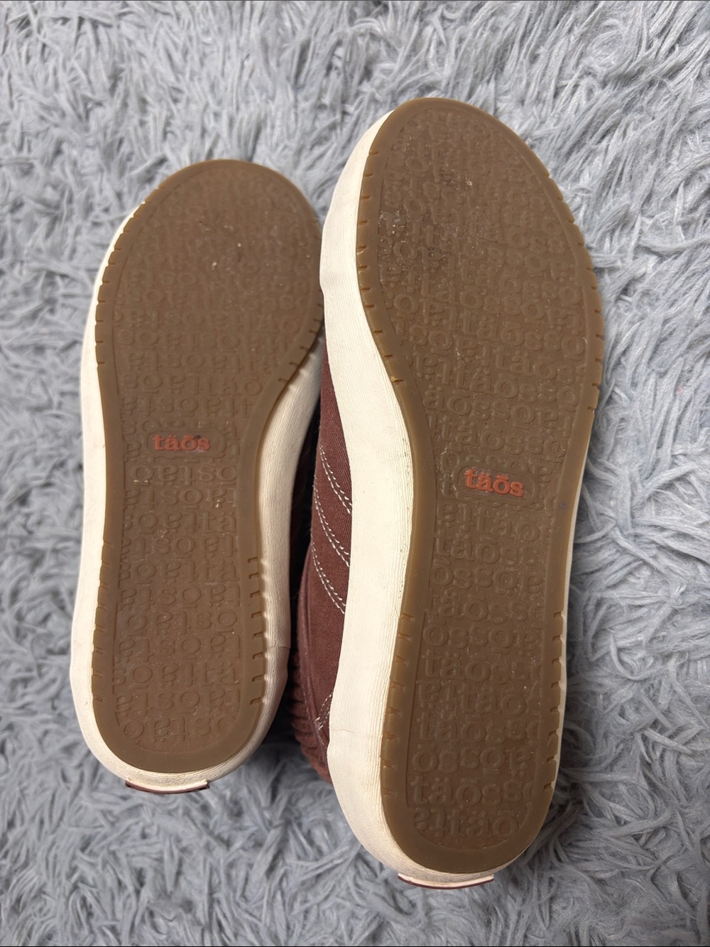 Taos Footwear Women's Startup Sneaker in the Cappuccino Distressed - Picture 6 of 15